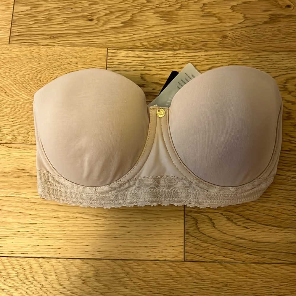 New with tags Natori truly smooth strapless in cafe 32D.